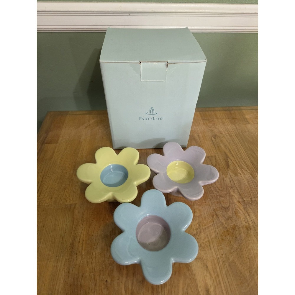 PartyLite Lively Flower Tealight Holder Trio New in Box Gift